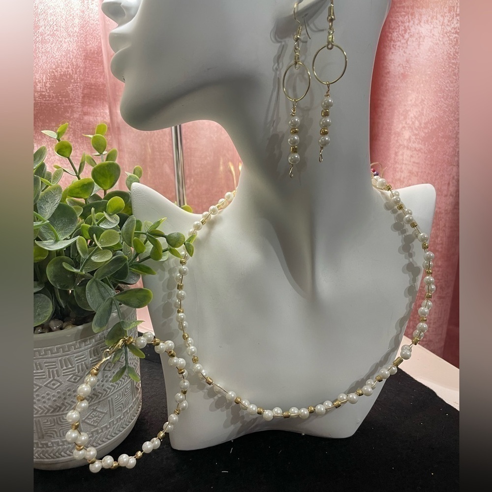 White Pearl and Gold Bead Wired Necklace Jewelry Set